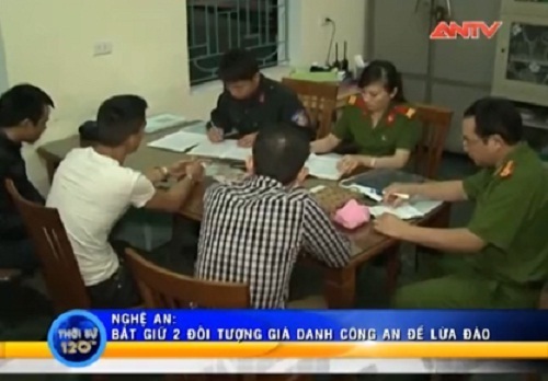 Video: Giả danh công an “móc túi” xe khách