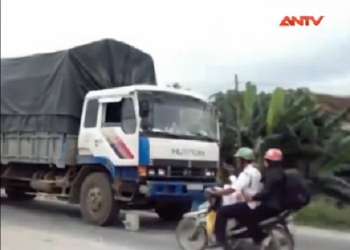 Video: Tài xế “náo loạn” khiến quốc lộ 1A chết cứng gần 2km