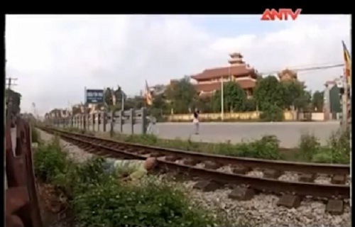 Video: Camera giấu kín - An toàn đường sắt P2/2