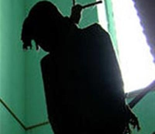 Trung úy công an treo cổ trong phòng trọ