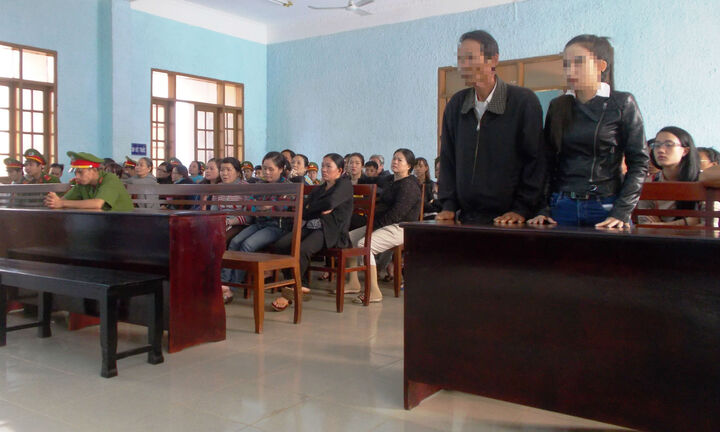 Giết người vì xích mích nhỏ trong quán karaoke