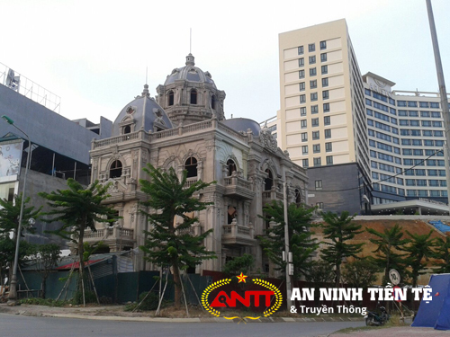 Nữ đại gia buôn chuối xây biệt thự khủng bên sông Hồng