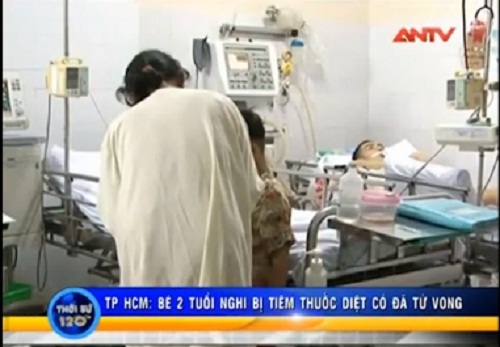 Video: Bé 2 tuổi nghi bị tiêm thuốc diệt cỏ đã tử vong