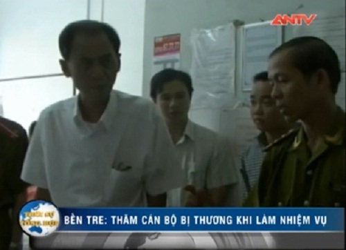 Video: Cán bộ công an bị hành hung khi làm nhiệm vụ