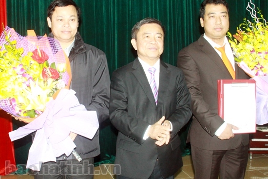 Hà Tĩnh: Công bố các quyết định điều động cán bộ