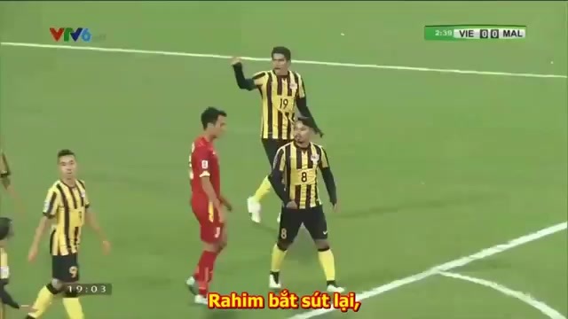 Bật khóc nghe 'Đừng trách các cầu thủ' của fan hâm mộ