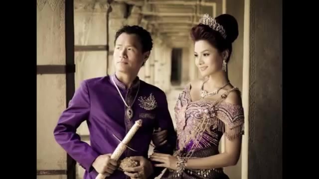 Video: 'Cơn mưa ngang qua' phiên bản Campuchia lạ tai gây bão mạng