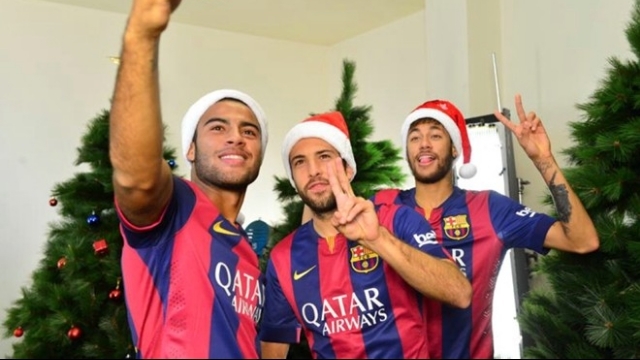 Video: Sao bóng đá rộn ràng đón Giáng sinh sớm