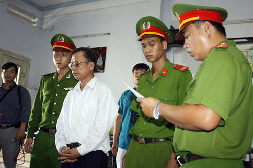  Video: Kẻ xúi giục dân khởi kiện, bôi nhọ các cơ quan chức năng lĩnh án