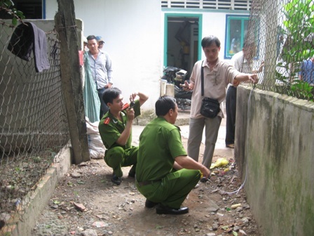 Mâu thuẫn, thiếu niên 17 tuổi đâm chết bạn rồi bỏ trốn