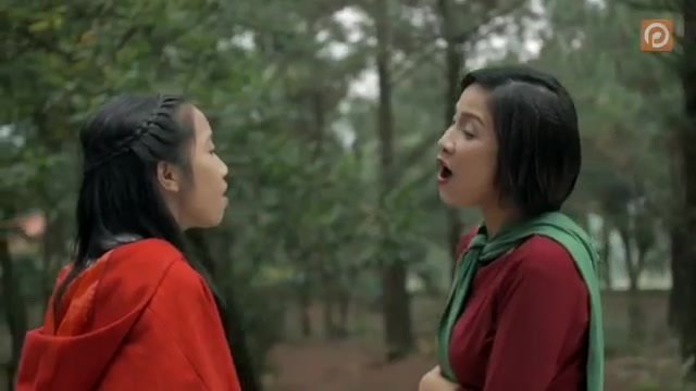 Con gái Mỹ Linh khoe giọng cao vút trong video hát mừng Giáng sinh