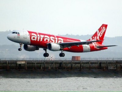 Phát hiện mảnh vỡ nghi của máy bay AirAsia mất tích