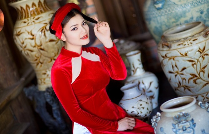 Phạm Phương Thảo gây ấn tượng với MV “Hết đứng lại ngồi”