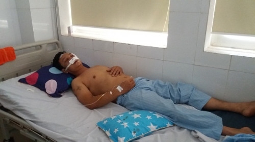 Bắt giữ gần 20 cô gái ăn mặc “mát mẻ” đi 