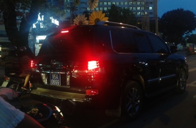 Kỷ luật Trưởng phòng CSGT cấp biển xanh cho xe ông Trịnh Xuân Thanh