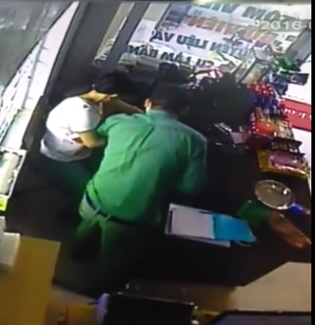 Nhiều chủ cửa hàng ở Hội An bị “thôi miên” lấy hàng chục triệu đồng