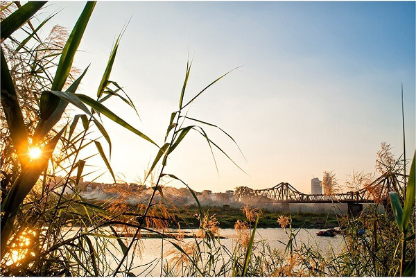 Dự báo thời tiết hôm nay 30/9: Bắc Bộ nắng nhiều, Nam Bộ có mưa dông diện rộng