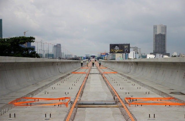 Hợp long cầu vượt sông Sài Gòn của tuyến metro số 1