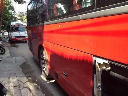 Hải Phòng: Cảnh sát giao thông rút súng ngăn hỗn chiến giữa hai xe khách