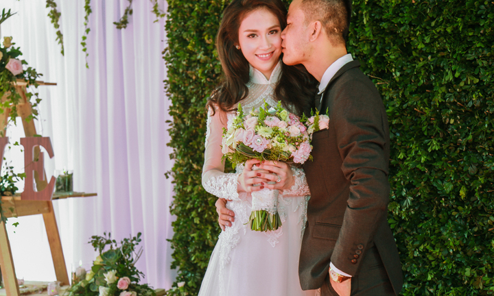 Hoa hậu nói tiếng Anh dở bất ngờ tuyên bố hủy hôn với