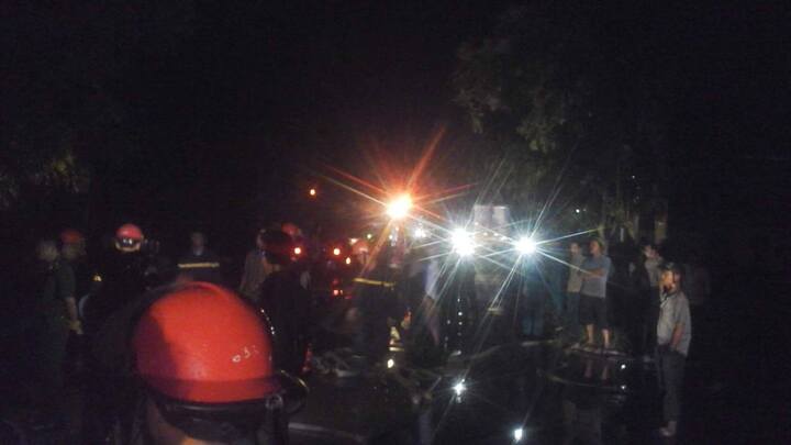 Tìm nguyên nhân vụ cháy nhà kho doanh nghiệp trong đêm