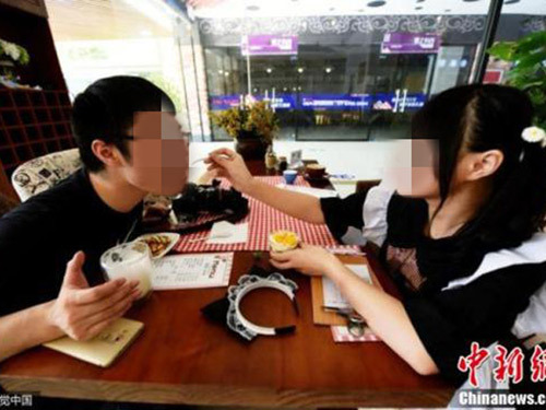 Ai cũng có vài người bạn thích “ăn chùa”