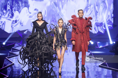 Chung kết VNTM 2016: Thót tim vì thí sinh nữ nào cũng vấp ngã đôi ba lần