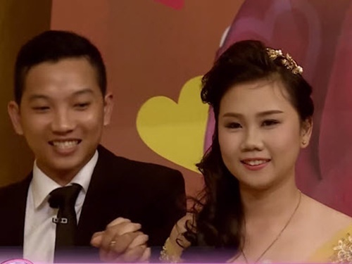 Đau bụng với cặp đôi 'nghe vợ thì sống, chống vợ thì chết'