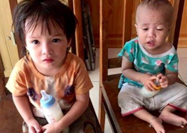 Hai cháu nhỏ bị bỏ lại trước trụ sở Công an TP Hải Phòng