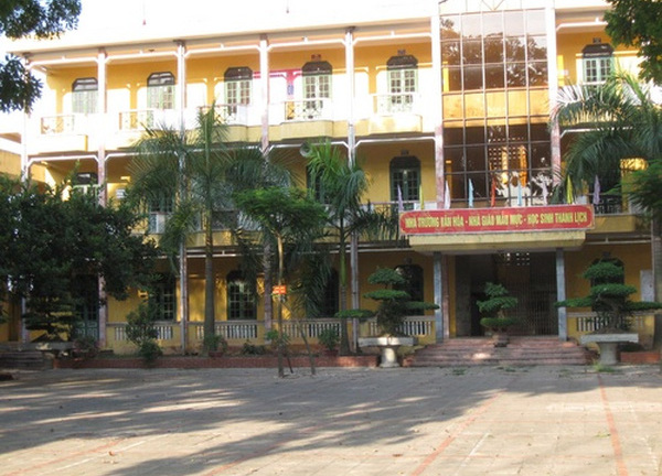 Hà Nội: Nhà trường kêu gọi ủng hộ để mua tảng đá 100 triệu đồng