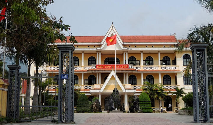 Thừa Thiên - Huế: Một huyện miền núi có cả nhà làm quan