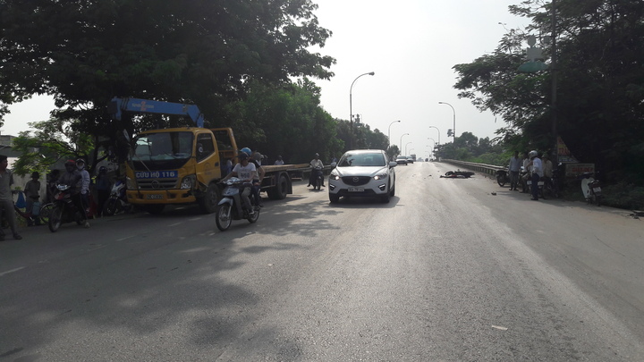 Thanh Hoá: Xe máy đối đầu ô tô, 2 người thương vong