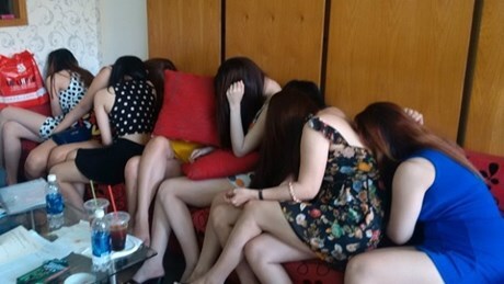 Phát hiện đường dây “khủng” bán dâm qua mạng