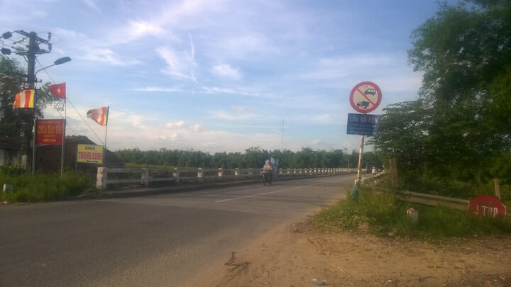 Nổ súng uy hiếp, công an xã bắn trúng chân đối phương