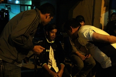 Giải cứu thiếu niên 14 tuổi bị dí dao khống chế suốt 6 tiếng đồng hồ