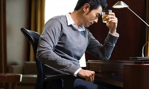 Vợ ngoại tình để trả thù phút “say nắng” của chồng