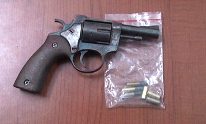 Điều tra vụ công an xã bắn dân bị thương ở chân