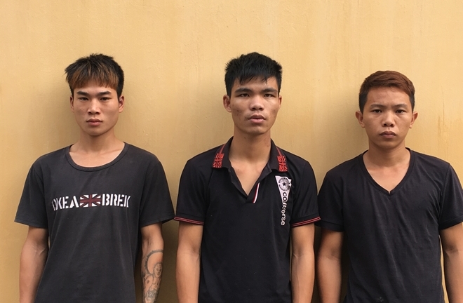 Truy bắt 3 đối tượng đâm tài xế cướp Fortuner trong đêm