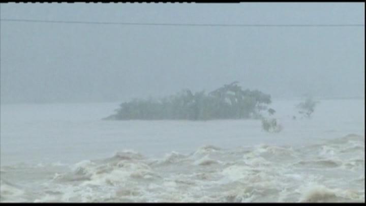 Mưa lũ tại các tỉnh miền Trung đang diễn biến phức tạp