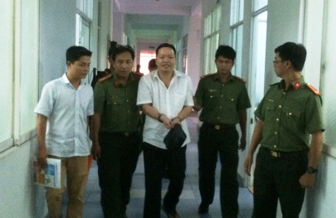 Phát hiện quân hàm cấp tướng công an trong nhà giám đốc