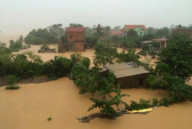 Dự báo thời tiết ngày mai 16/10: Mưa giảm nhanh ở miền Trung