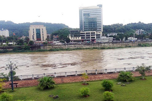 Dự báo thời tiết ngày mai 17/10: Bắc Bộ nắng, Trung Bộ giảm mưa