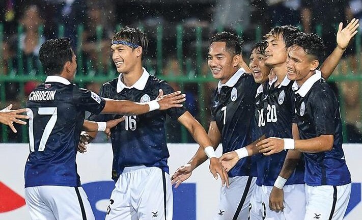 Messi Campuchia lập siêu phẩm giúp đội nhà toàn thắng và góp mặt ở AFF Cup 2016