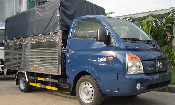 Hà Nội: Truy tìm xe tải gây tai nạn cho Cảnh sát giao thông