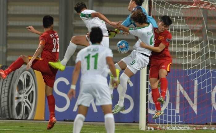 Những giây phút khiến cổ động viên U19 Việt Nam thót tim trước Iraq