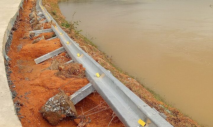 Hà Tĩnh: Nhiều công trình, đường giao thông tan hoang sau lũ