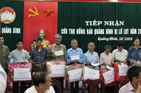 Ngân hàng VietinBank hỗ trợ 3 tỷ đồng cho đồng bào vùng lũ Quảng Bình
