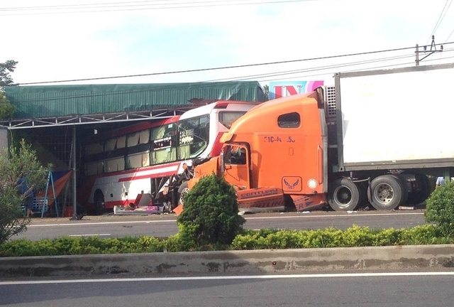 Tin tai nạn giao thông mới nhất ngày 26/10