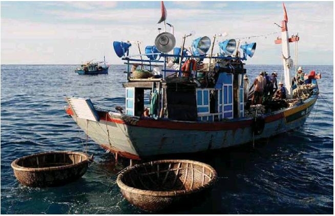 Bảo hiểm tàu cá khi ngư dân gặp rủi ro - Doanh nghiệp tất tả lo bồi thường