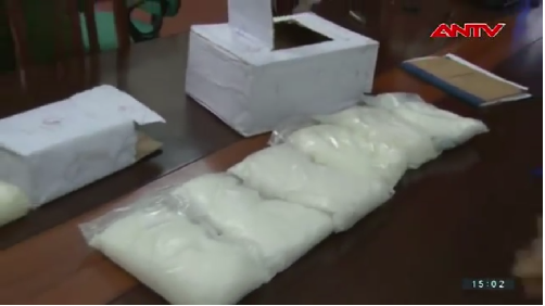 Chuyến hàng đá nhớ đời của 2 “quý bà” Việt